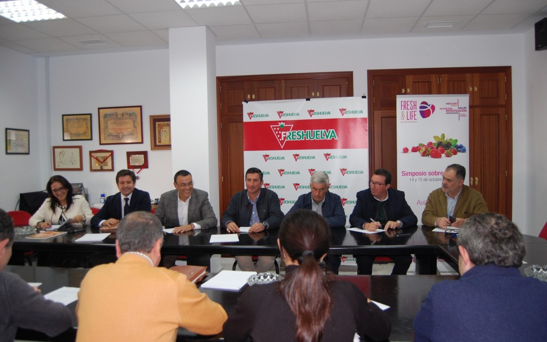 La Plataforma de Regadíos del Condado se reúne con los máximos responsables de PSOE y PP en la sede de Freshuelva