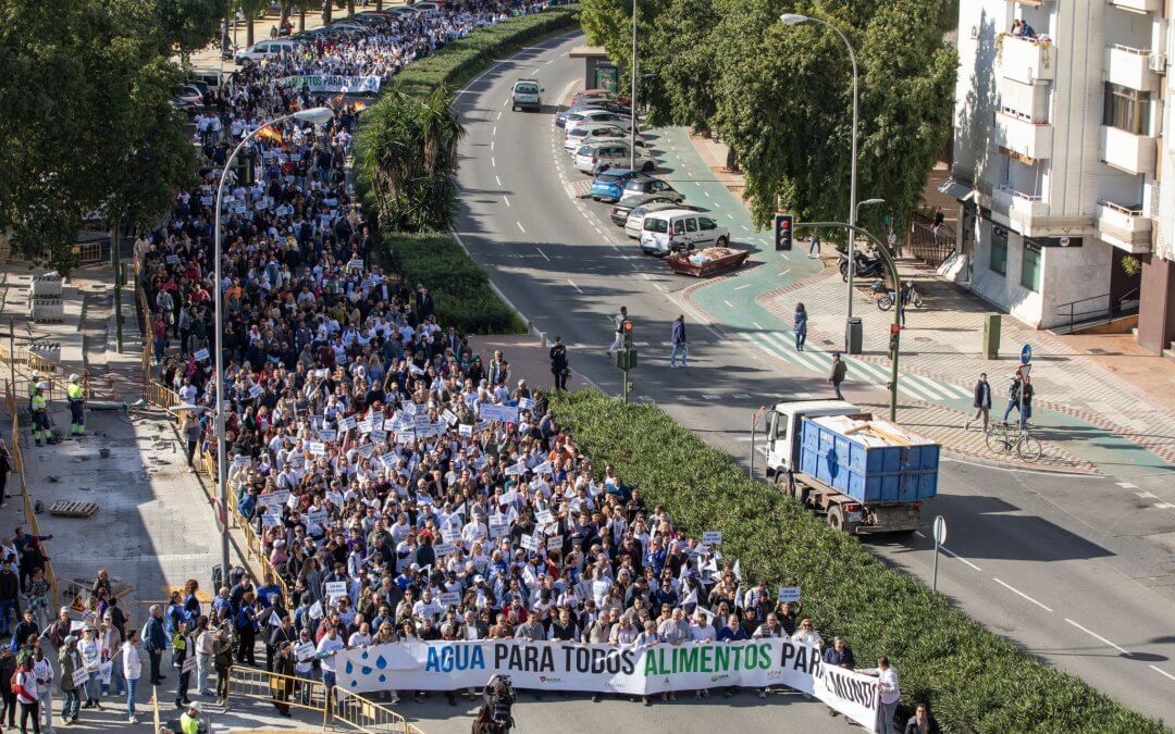 Más de 15.000 personas claman en Sevilla por infraestructuras hidráulicas para Huelva