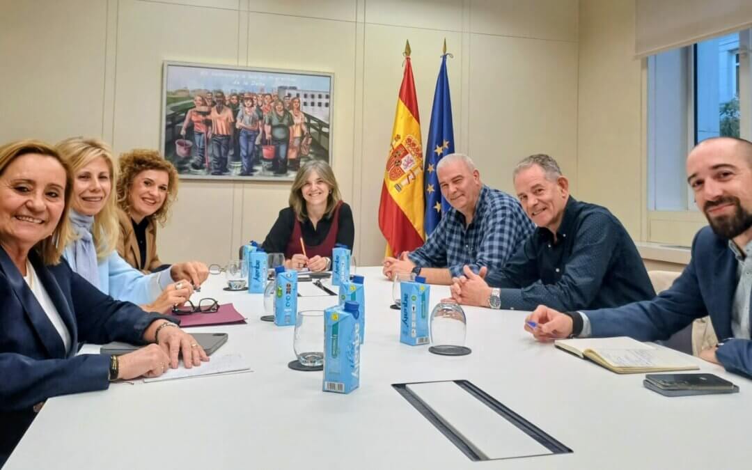 Reunión con la secretaria de Estado de Migración para pedir el incremento urgente del contingente de trabajadores GECCO