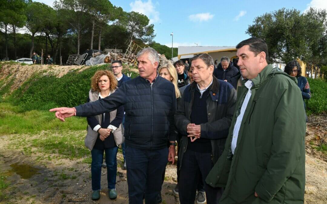 Freshuelva traslada al ministro Luis Planas la urgencia de ayudas y actuaciones estructurales para el sector